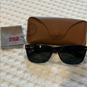 Ray-Ban Polarized Tortoiseshell Sunglasses Unisex